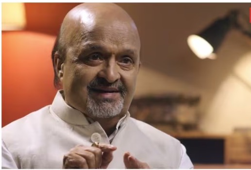 Son of top Indian lyricist who survived on stolen bread in Mumbai and later became a Bollywood hit songwriter